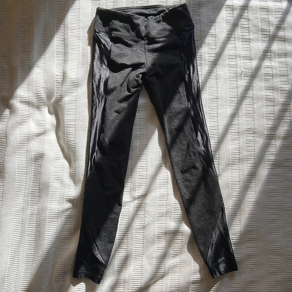 Curve Crop Legging in Dark Heather Black